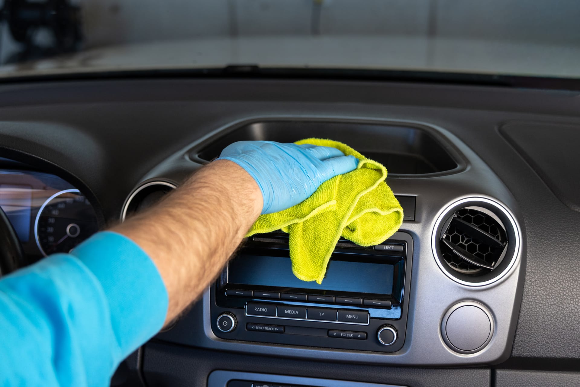 Autoaufbereitung von Neu- und Gebrauchtwagen